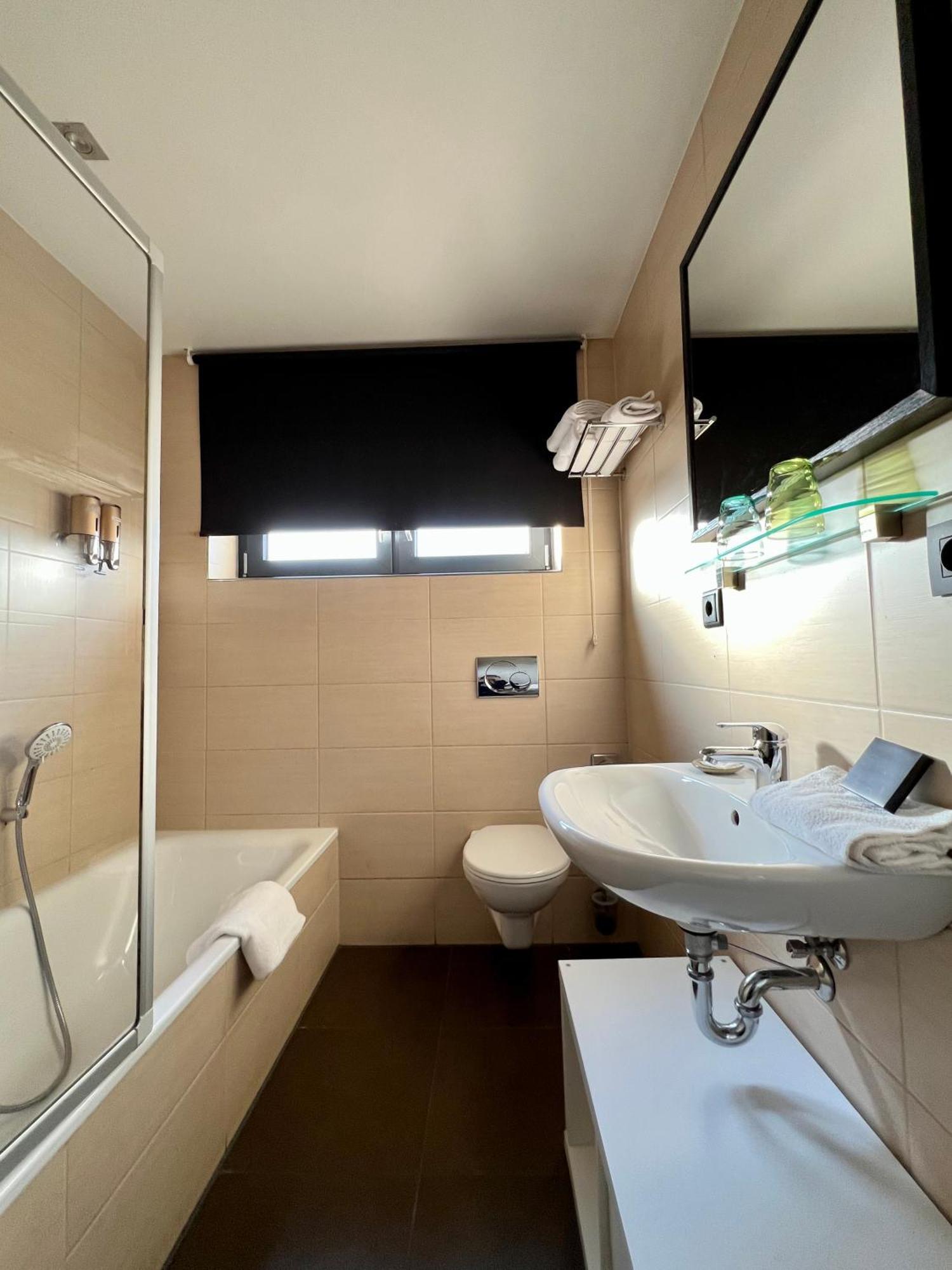 Skol L'Original Hotel Strassen Ngoại thất bức ảnh